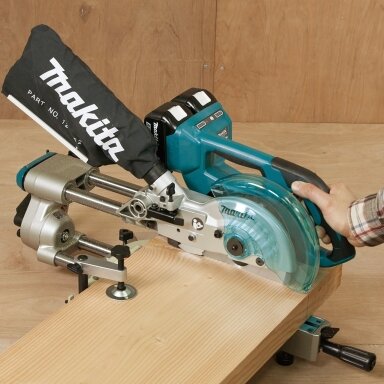 Akumuliatorinės pjovimo staklės MAKITA DLS714RT 36V - 2x5,0Ah Akumuliatorinės pjovimo staklės MAKITA DLS714RT 36V - 2x5,0Ah