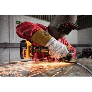 Akumuliatorinis kampinis šlifuoklis Dewalt DCG405P2-QW 18V (2x5Ah) Akumuliatorinis kampinis šlifuoklis Dewalt DCG405P2-QW 18V (2x5Ah)