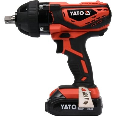 Akumuliatorinis smūginis veržliasūkis 1/2" 300Nm 18V 2.0Ah YATO Akumuliatorinis smūginis veržliasūkis 1/2" 300Nm 18V 2.0Ah YATO