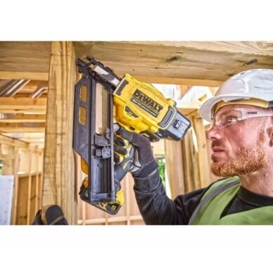 Akumuliatorinė viniakalė 50–90 mm, 30–34° DeWalt DCN930 1 Akumuliatorinė viniakalė 50–90 mm, 30–34° DeWalt DCN930 1