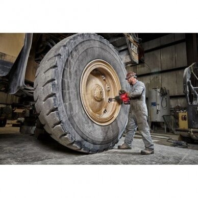 Akumuliatorinis smūginis veržliasukis MILWAUKEE M18 5 Akumuliatorinis smūginis veržliasukis MILWAUKEE M18 5