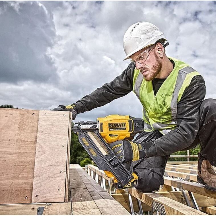 Akumuliatorinė viniakalė 50–90 mm, 30–34° DeWalt DCN930 2 Akumuliatorinė viniakalė 50–90 mm, 30–34° DeWalt DCN930 2