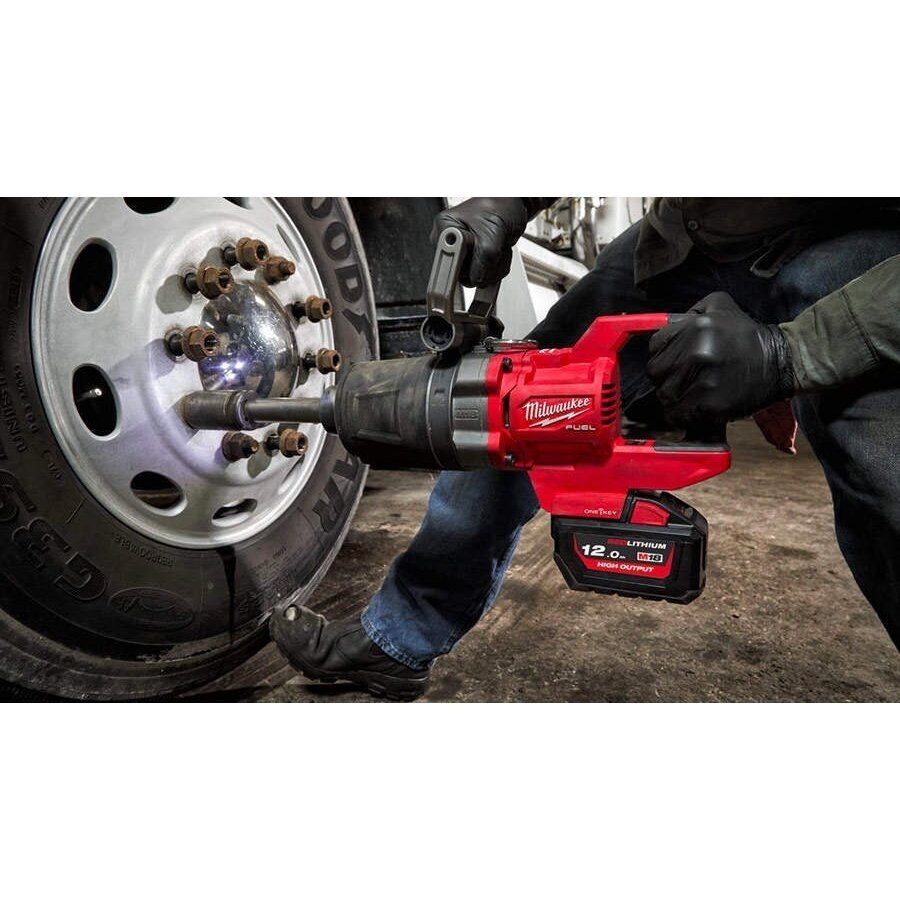 Akumuliatorinis smūginis veržliasukis MILWAUKEE M18 4 Akumuliatorinis smūginis veržliasukis MILWAUKEE M18 4