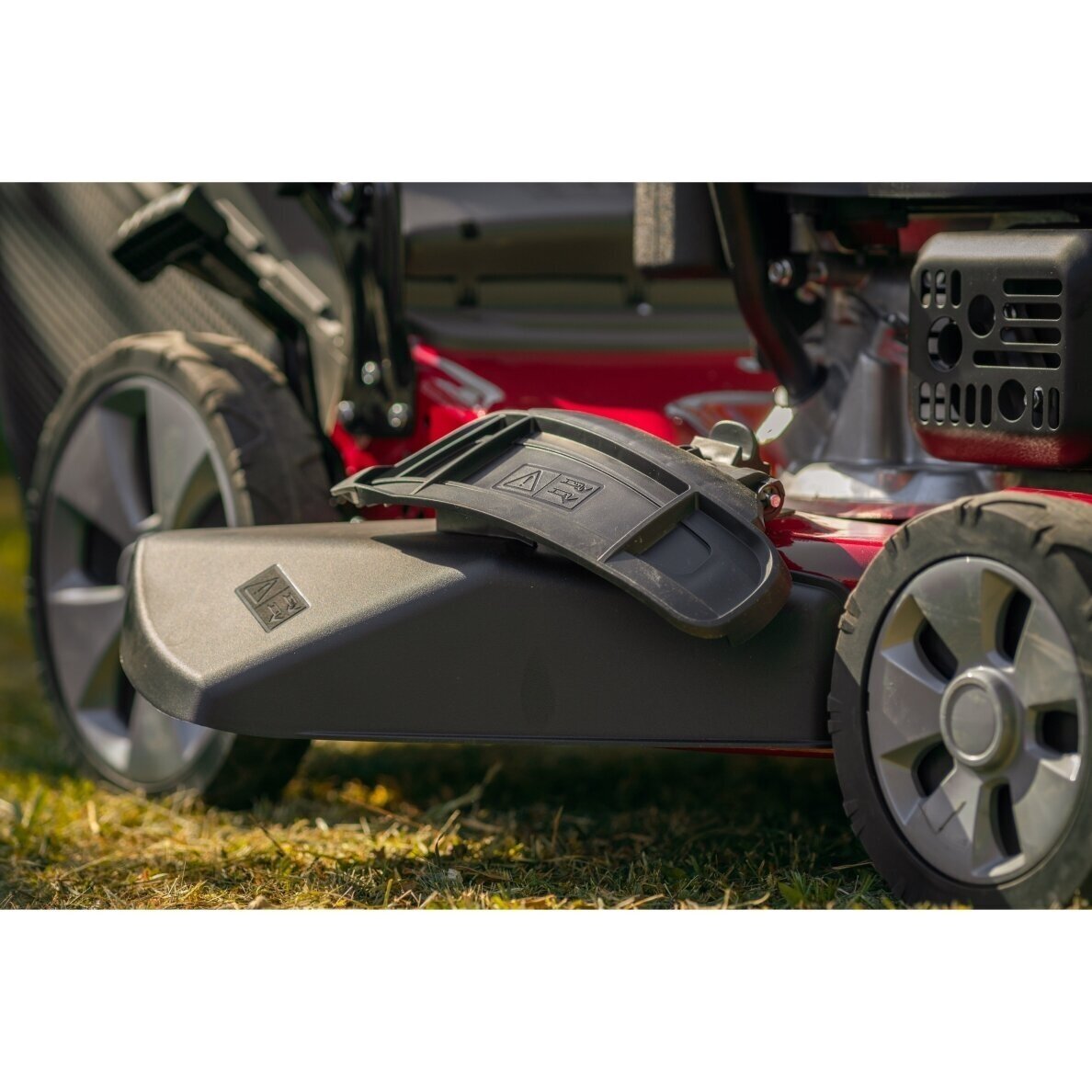 Castelgarden XC 53 SE benzininė vejapjovė su elektriniu starteriu 51cm 2.6kW 4 Castelgarden XC 53 SE benzininė vejapjovė su elektriniu starteriu 51cm 2.6kW 4