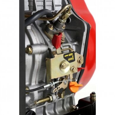 Dyzelinis generatorius 6500W 12/230V AVR Kraftdele KD122 4 Dyzelinis generatorius 6500W 12/230V AVR Kraftdele KD122 4