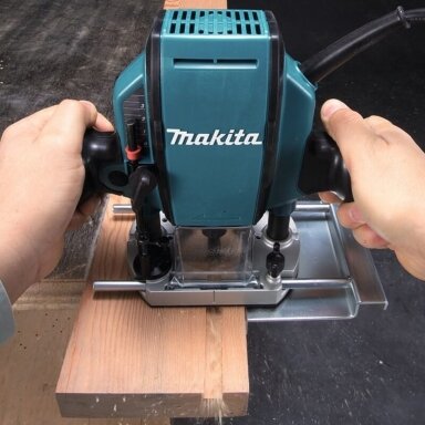 Elektrinė freza Makita RP0900J, 900 W Elektrinė freza Makita RP0900J, 900 W