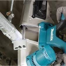 Makita DPB182Z Akumuliatorinis juostinis pjūklas, 64 x 64 mm, 18V Li-ion 2