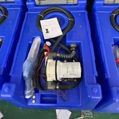 Mobili Adblue talpykla 220L (plastikinė) su pompa 12V ACAD40 (automatiniu pistoletu ir filtru) Mobili Adblue talpykla 220L (plastikinė) su pompa 12V ACAD40 (automatiniu pistoletu ir filtru)