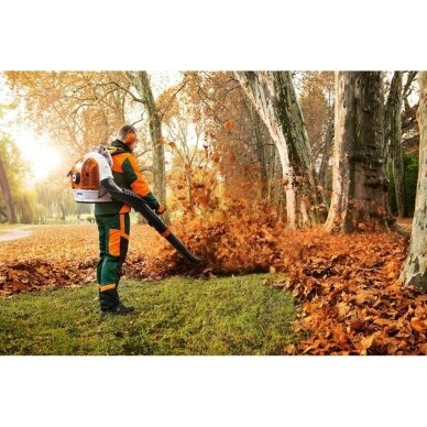 Benzininis lapų pūstuvas STIHL BR 700 | 2.8 kW | 35 N | 19.2 m³/min 1 Benzininis lapų pūstuvas STIHL BR 700 | 2.8 kW | 35 N | 19.2 m³/min 1
