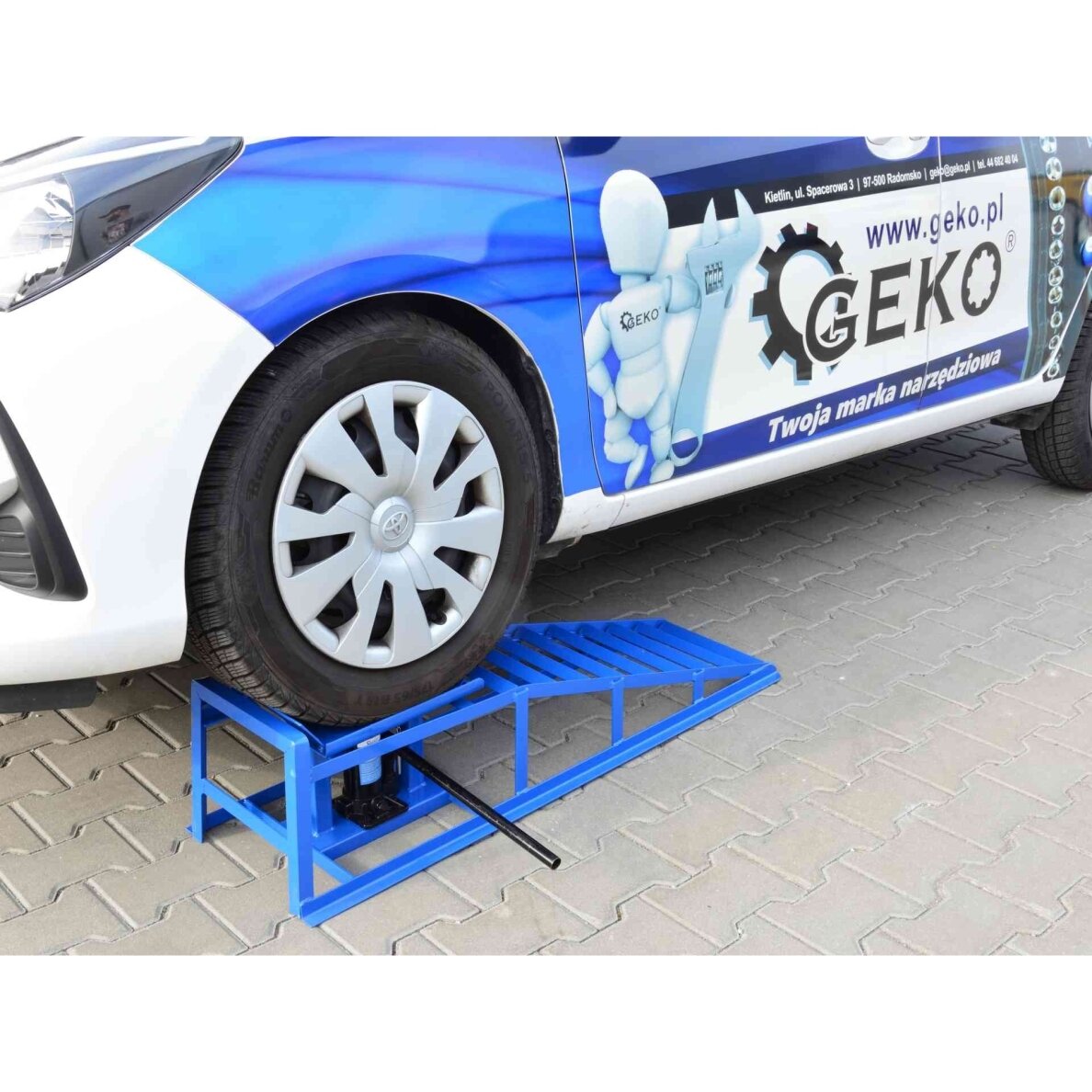 Rampa automobiliui su domkratu 2T GEKO G02048 6 Rampa automobiliui su domkratu 2T GEKO G02048 6