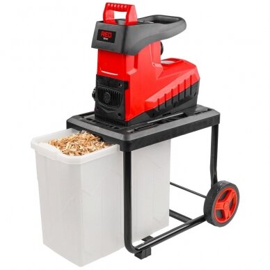 Šakų smulkintuvas 3000W, 45mm, RED TECHNIC 3 Šakų smulkintuvas 3000W, 45mm, RED TECHNIC 3