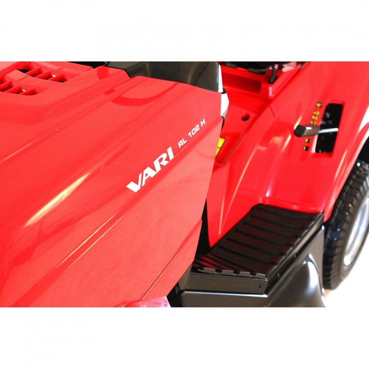 Vejos pjovimo traktorius 13.3kW VARI RL102H 9 Vejos pjovimo traktorius 13.3kW VARI RL102H 9