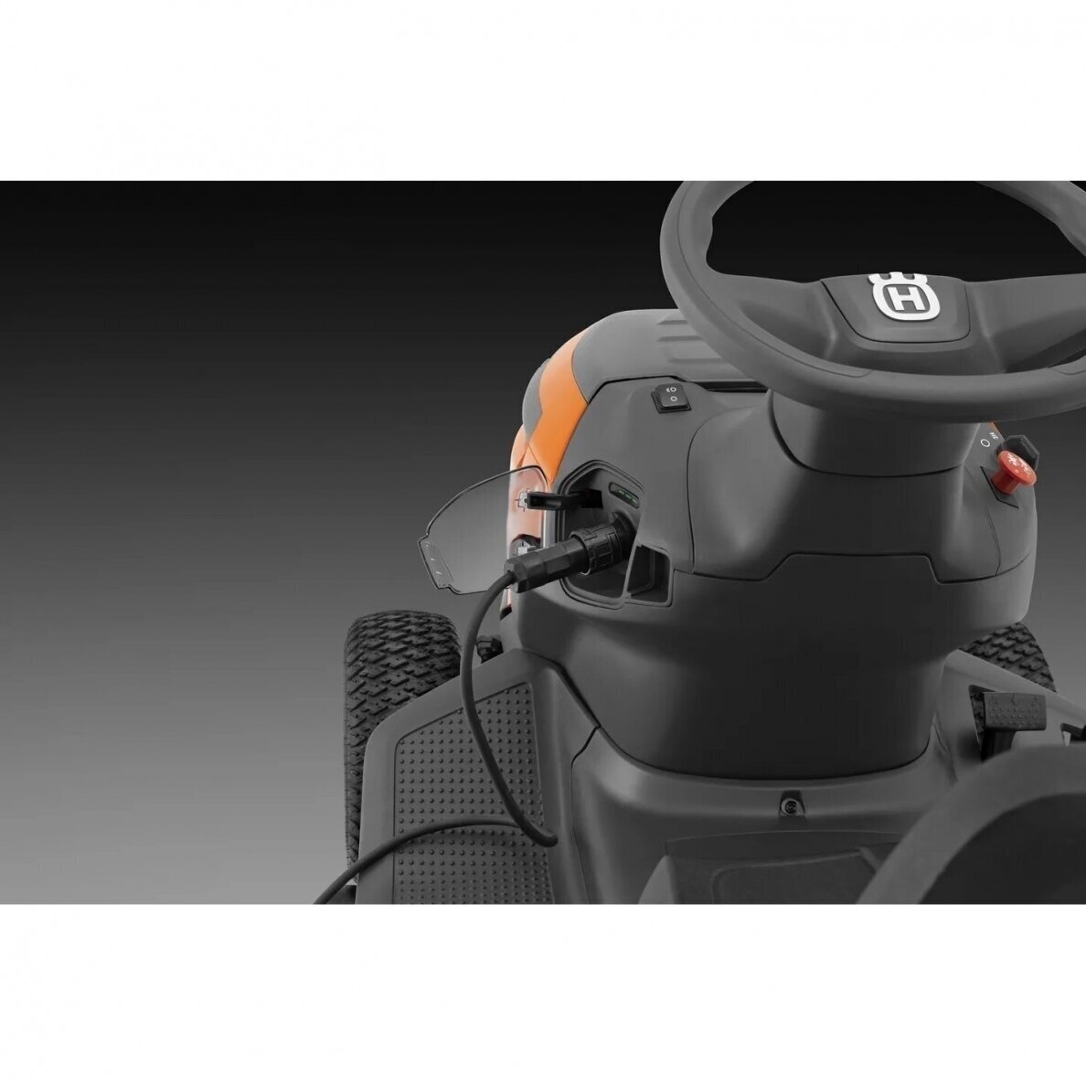 Vejos pjovimo traktorius akumuliatorinis 38.5Ah HUSQVARNA TC 100I 9 Vejos pjovimo traktorius akumuliatorinis 38.5Ah HUSQVARNA TC 100I 9