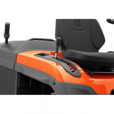 Vejos pjovimo traktorius 11.7kW HUSQVARNA TC 215T 3 Vejos pjovimo traktorius 11.7kW HUSQVARNA TC 215T 3