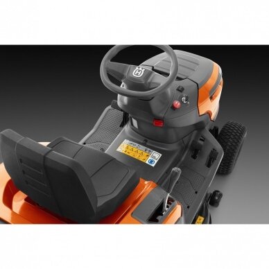 Vejos pjovimo traktorius 9.0kW HUSQVARNA TC 114 8 Vejos pjovimo traktorius 9.0kW HUSQVARNA TC 114 8